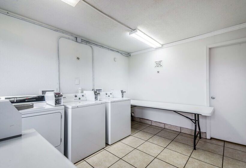 Motel 6 Anniston, Al