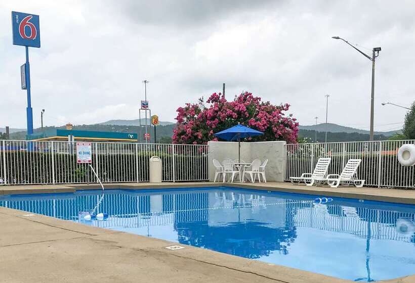 Motel 6 Anniston, Al