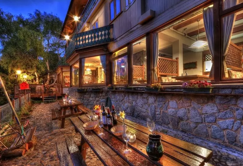 بنسيون Candlelight Lodge