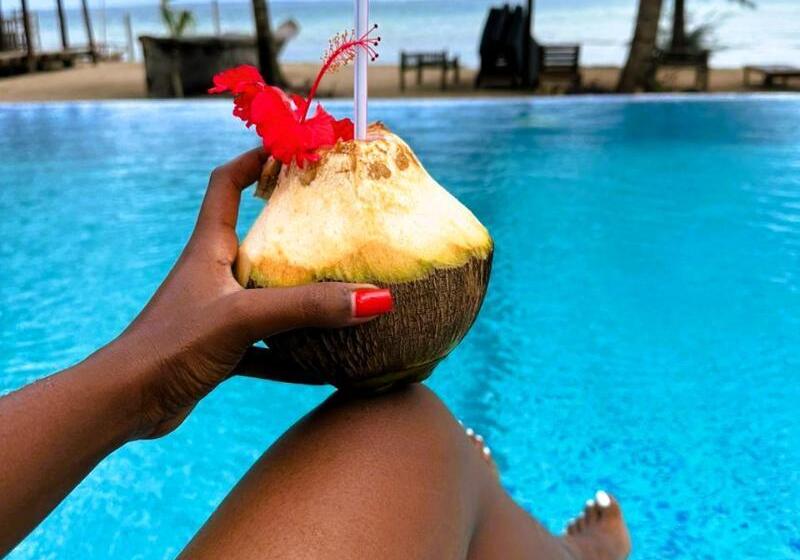 酒店 Asante Sana Beachfront