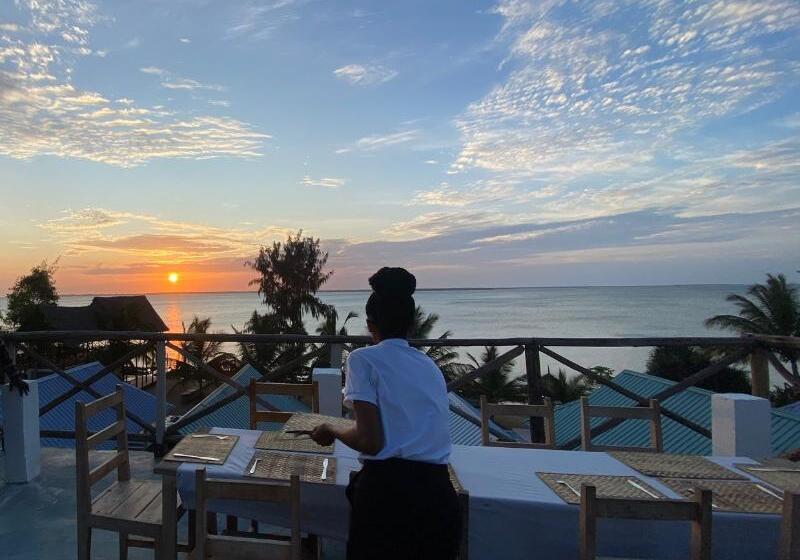 酒店 Asante Sana Beachfront