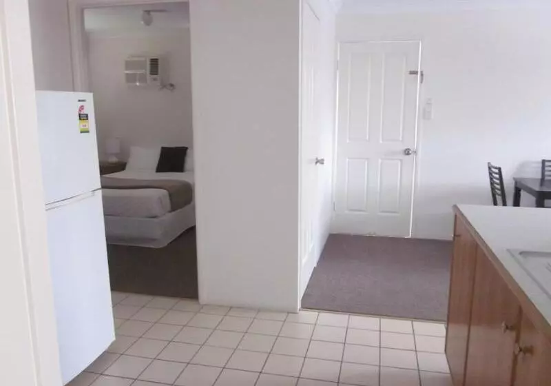 Cosmopolitan Motel & Serviced Apartments