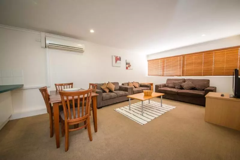 Cosmopolitan Motel & Serviced Apartments