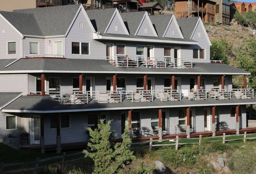 فندق Absaroka Lodge