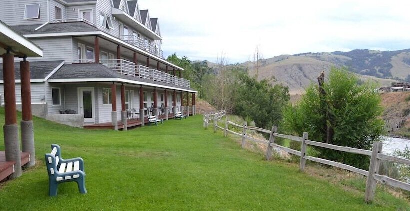 فندق Absaroka Lodge