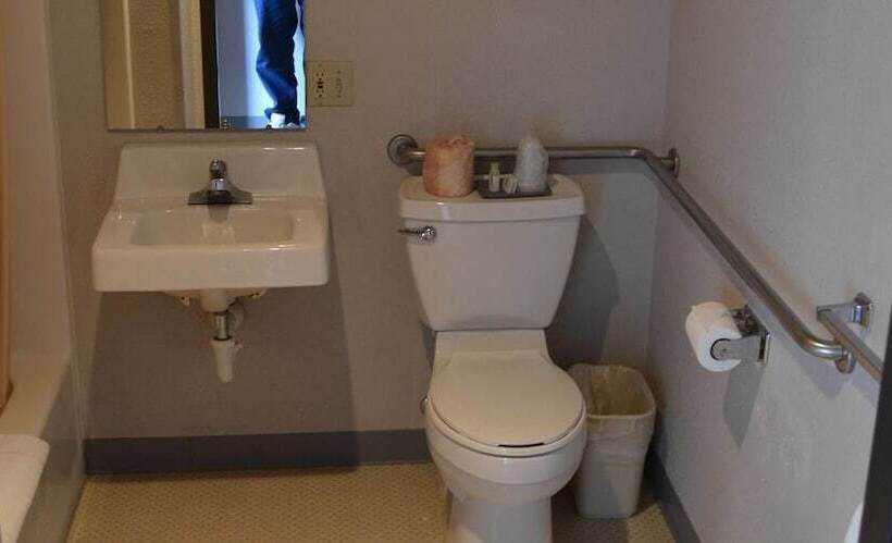 فندق Absaroka Lodge