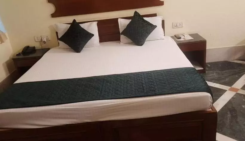 Hotel Ananda Krishna Van