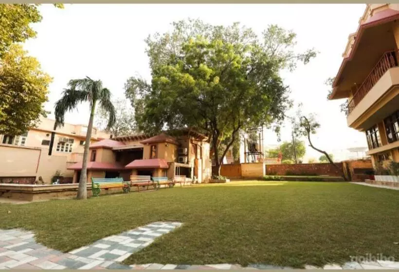 Hotel Ananda Krishna Van