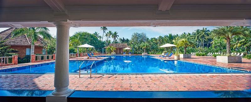 ホテル Club Mahindra Poovar