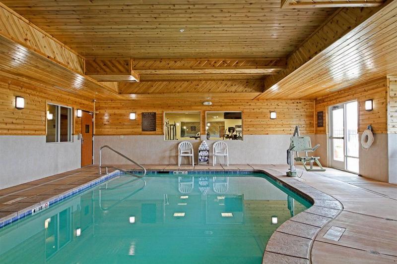 هتل Comfort Suites Redding Shasta Lake