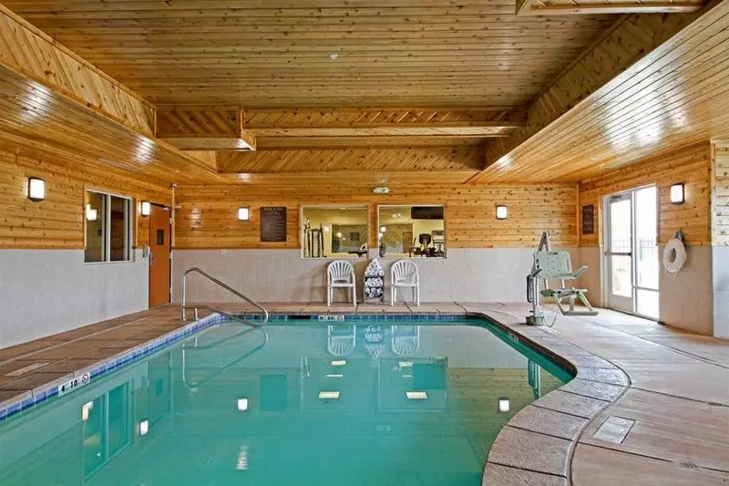 Отель Comfort Suites Redding  Shasta Lake