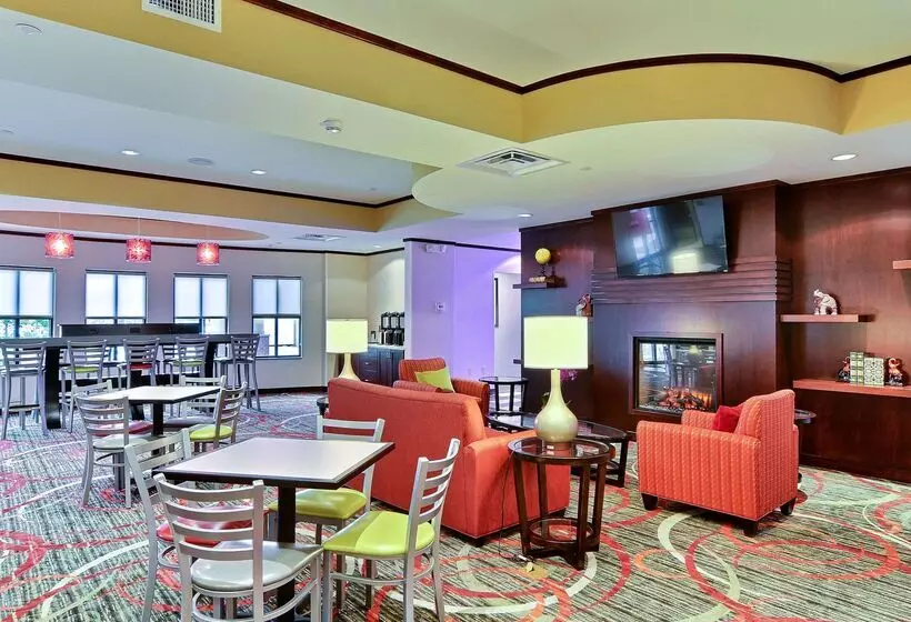 Отель Comfort Suites Uniontown