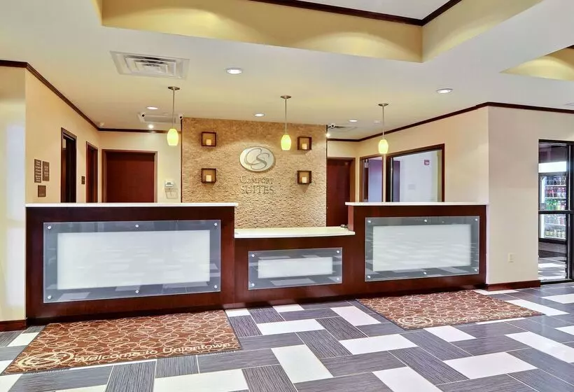 Отель Comfort Suites Uniontown