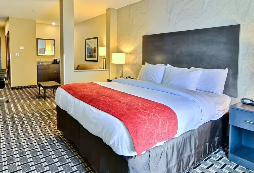 Отель Comfort Suites Uniontown