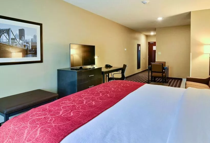 Отель Comfort Suites Uniontown