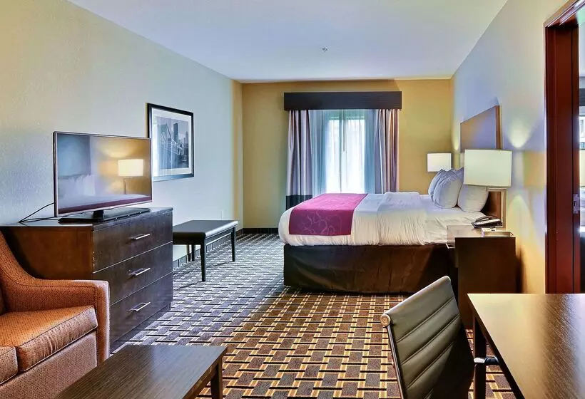 Отель Comfort Suites Uniontown