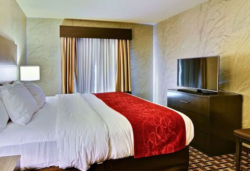 Отель Comfort Suites Uniontown