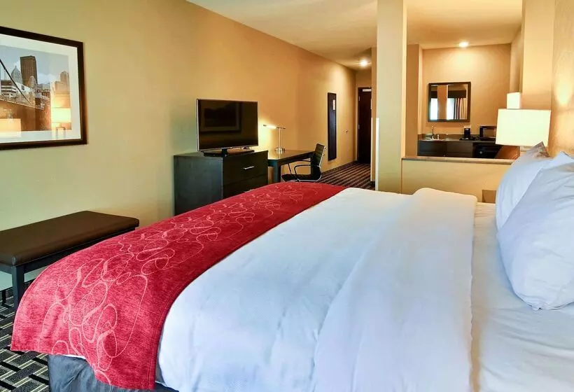 Отель Comfort Suites Uniontown