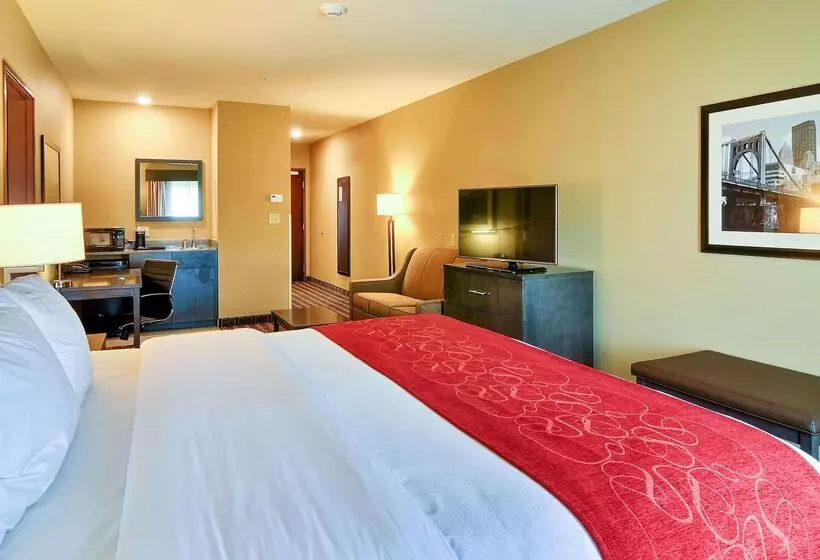 Отель Comfort Suites Uniontown