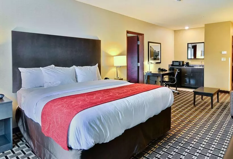 Отель Comfort Suites Uniontown