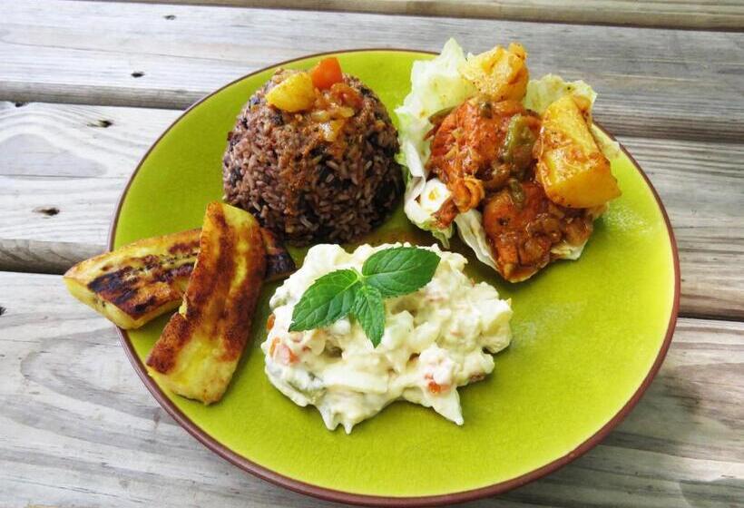 בית מלון כפרי Crystal Paradise Resort