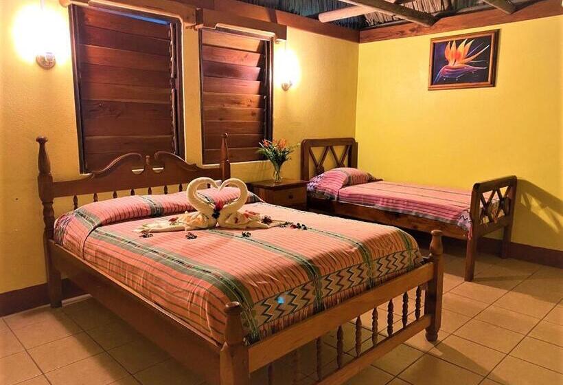 בית מלון כפרי Crystal Paradise Resort