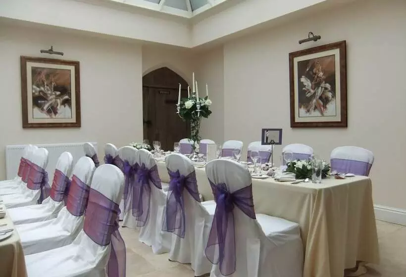 Отель Dunsley Hall