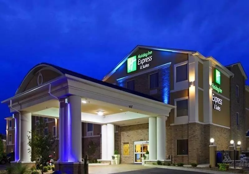 فندق Holiday Inn Express Fort St John, An Ihg