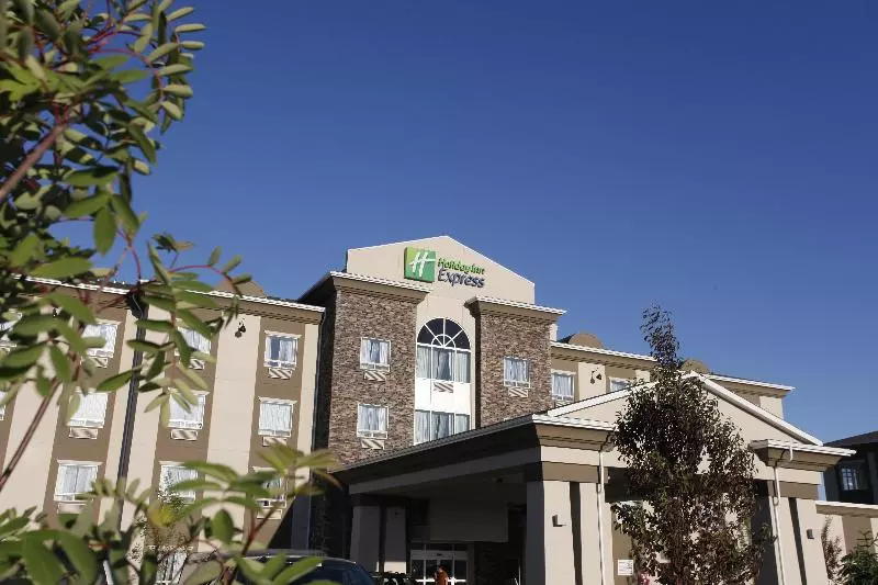 فندق Holiday Inn Express Fort St John, An Ihg