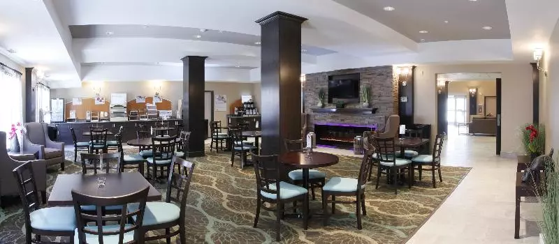 فندق Holiday Inn Express Fort St John, An Ihg