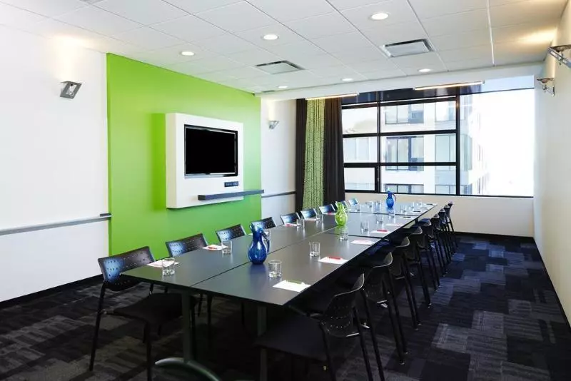 酒店 Hôtel Alt Montréal