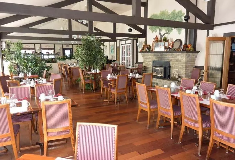 Hotelli Mcintosh Country Inn & Conference Centre