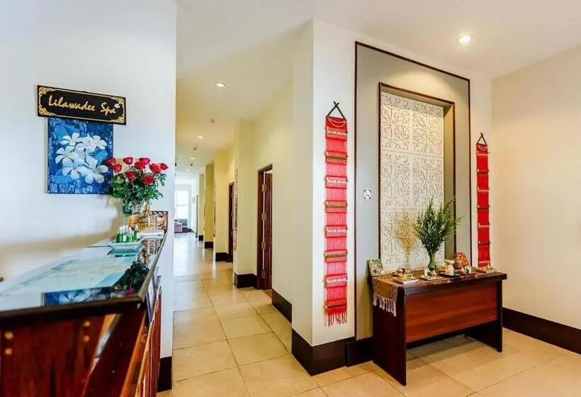 هتل Ngwe Saung Yacht Club & Resort