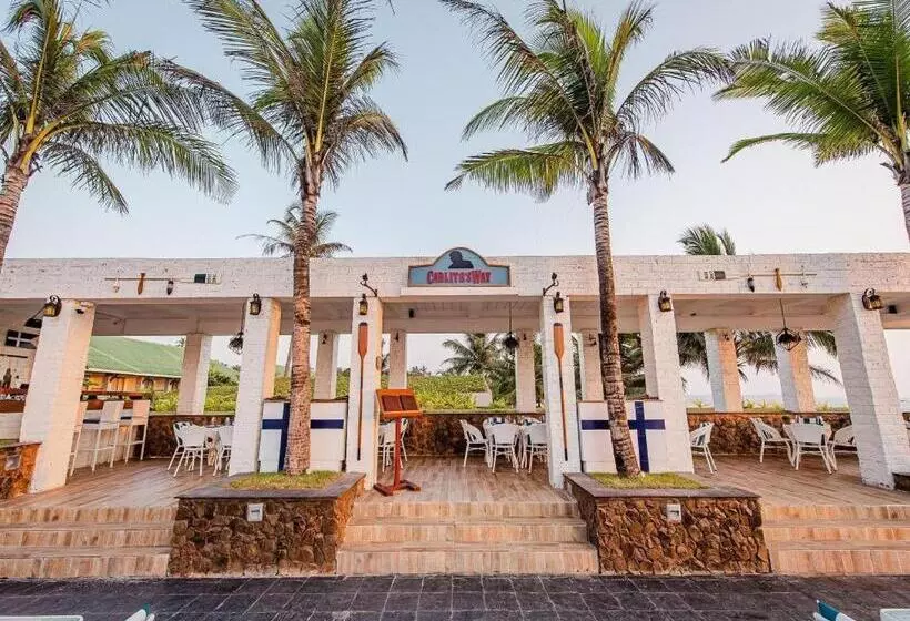 هتل Ngwe Saung Yacht Club & Resort