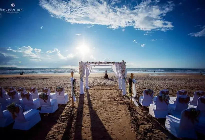 هتل Ngwe Saung Yacht Club & Resort