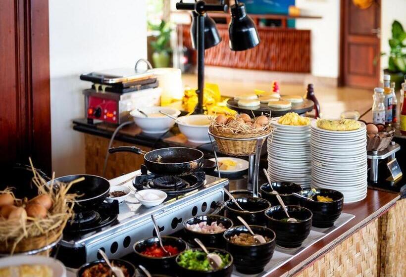 هتل Ngwe Saung Yacht Club & Resort