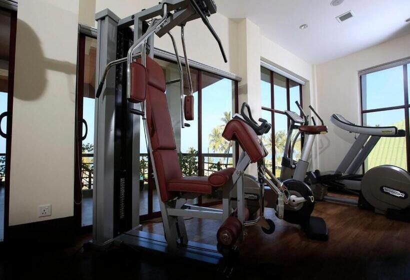 هتل Ngwe Saung Yacht Club & Resort