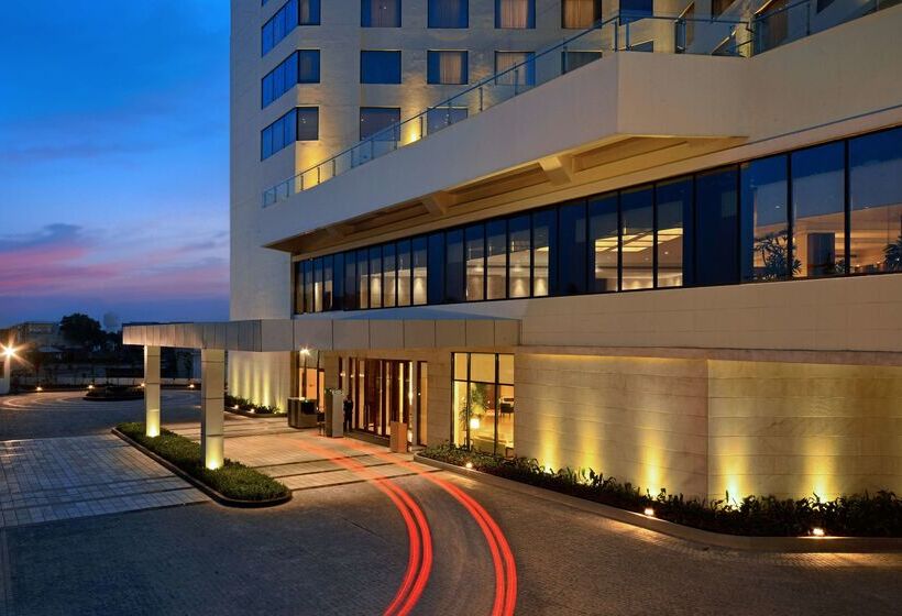 호텔 Park Plaza Chandigarh Zirakpur