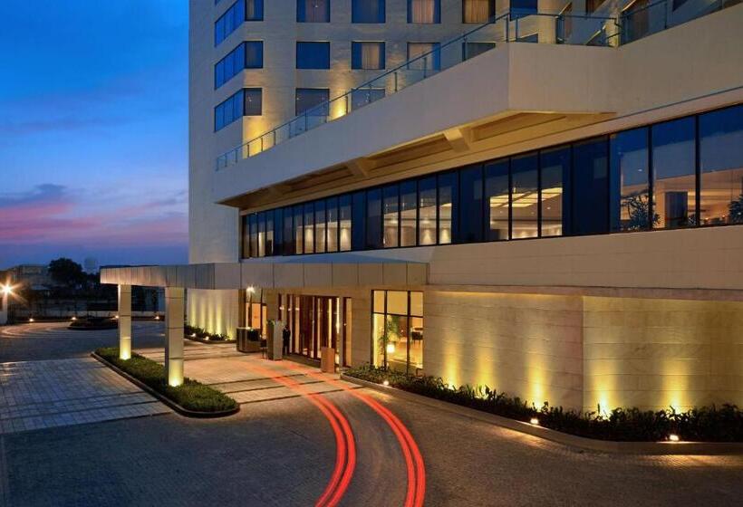 호텔 Park Plaza Chandigarh Zirakpur