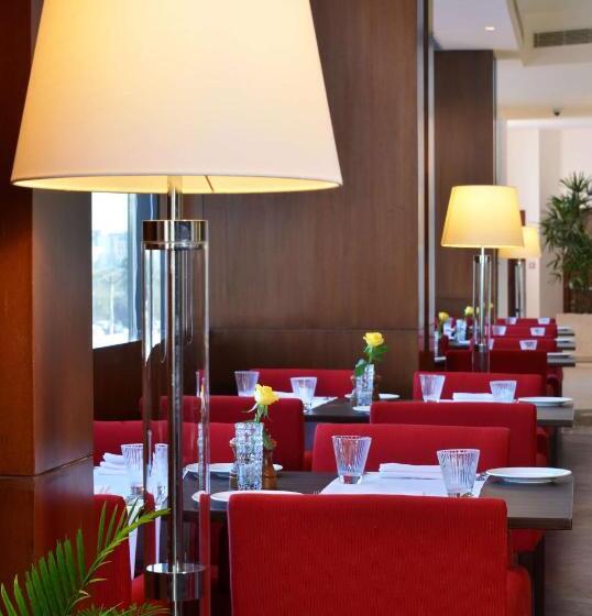 호텔 Park Plaza Chandigarh Zirakpur