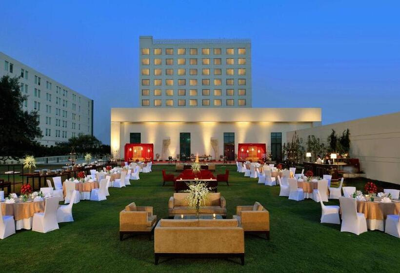 호텔 Park Plaza Chandigarh Zirakpur