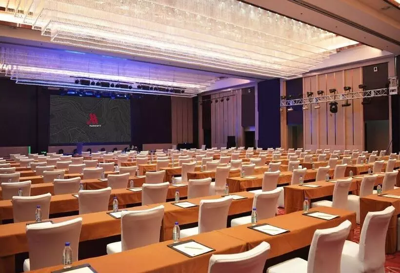 Szálloda Tianjin Jing Ji Saint Light Resort & Spa