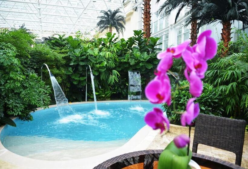 Hotel Tianjin Jing Ji Saint Light Resort & Spa
