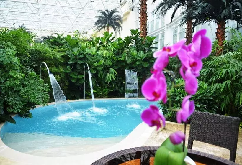 Szálloda Tianjin Jing Ji Saint Light Resort & Spa