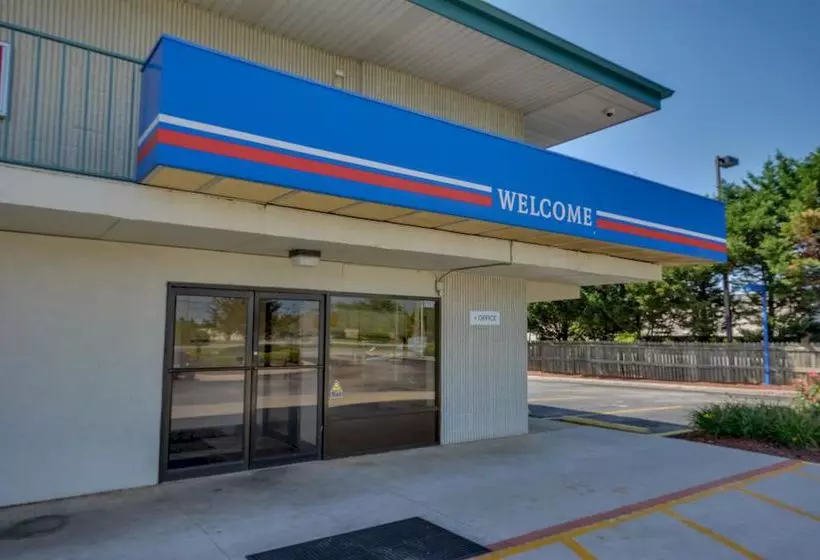 Motel 6 Huntsville - Madison