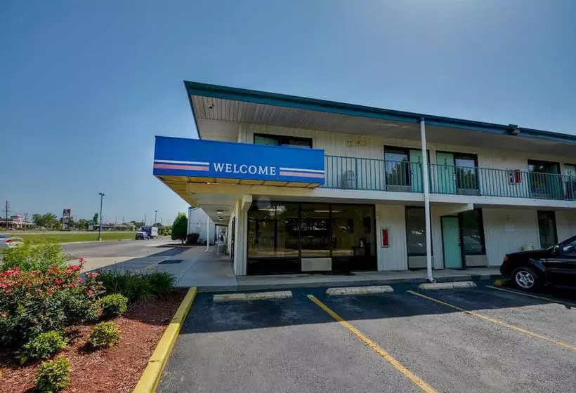 Motel 6 Huntsville - Madison