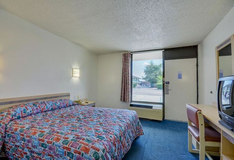 Motel 6 Huntsville - Madison