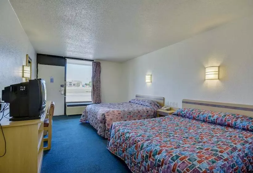 Motel 6 Huntsville - Madison