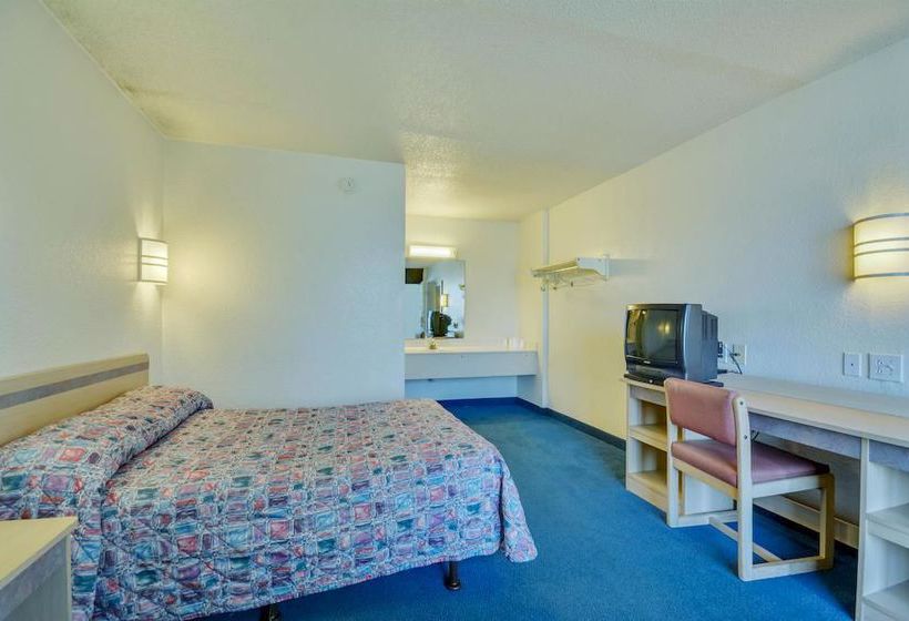 Motel 6 Huntsville - Madison