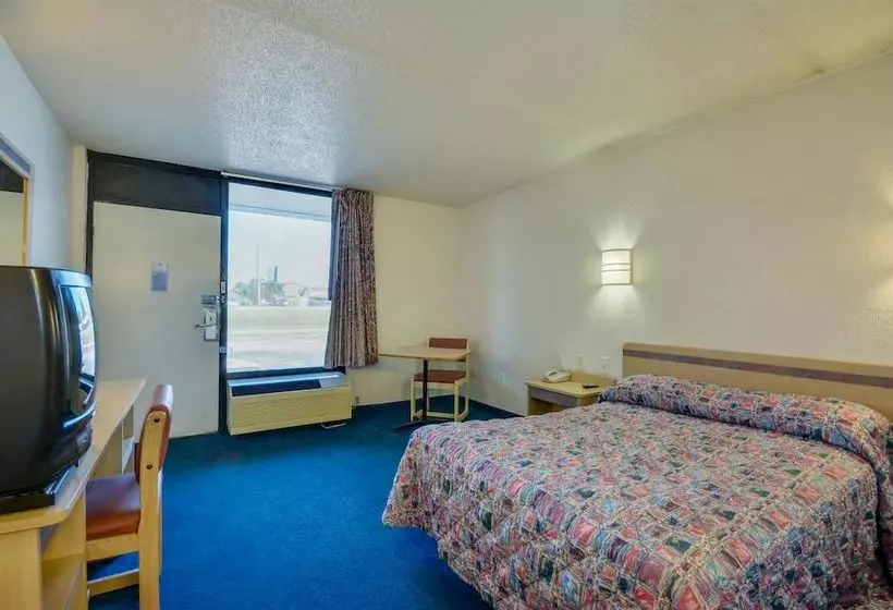 Motel 6 Huntsville - Madison